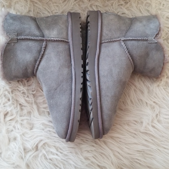 Authentic UGGS - Picture 3 of 8